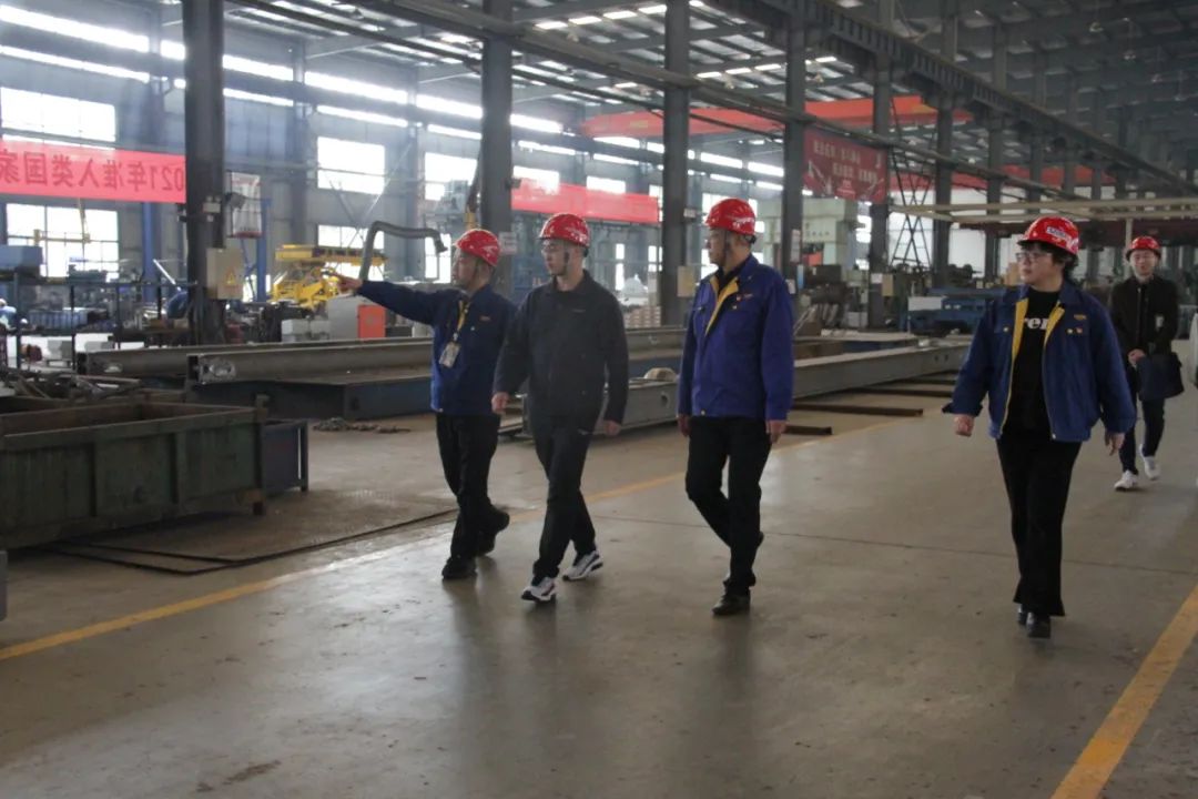 <b>襄阳市委巡察办主任安雪尽莅临时瑞达重工考察调研</b>